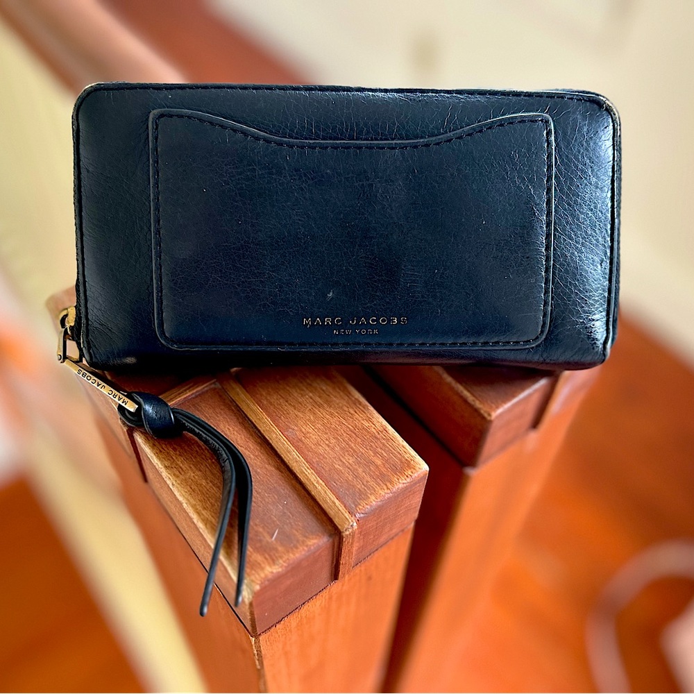 Marc Jacobs Leather Continental Wallet
